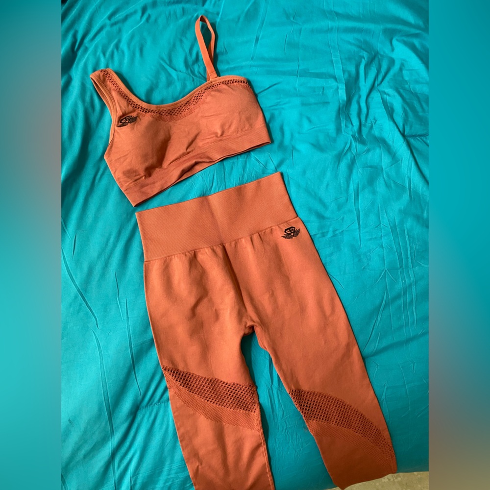 BODY ENGINEERS MOTUS SEAMLESS SET (TERRA ROSE)